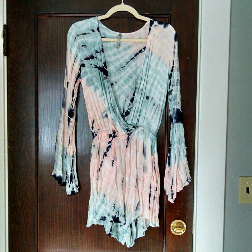 Bell sleve romper